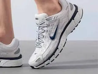 Sneakers — catalogue product example